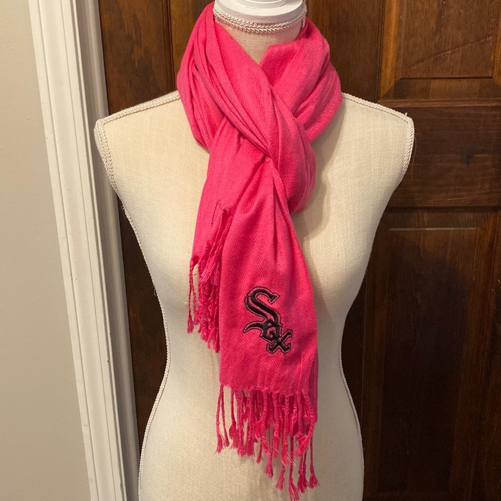 Hot pink Chicago White Sox scarf 66X28
